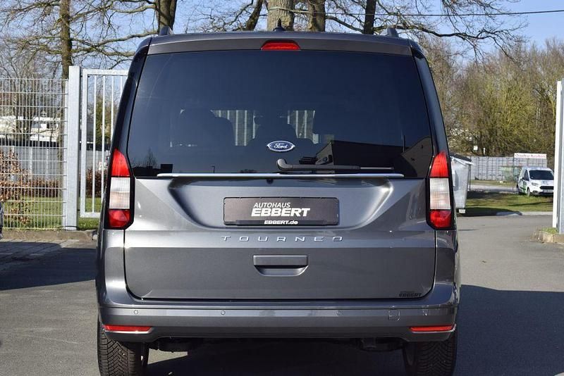 Neu Ford Tourneo Connect Titanium 122 PS (89 kW) 2026 Grau Van / Kleinbus