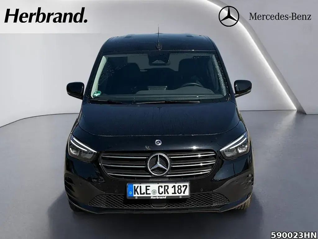 Gebraucht Mercedes T180 Progressive 116 PS (85 kW) 2025 Schwarz Van / Kleinbus