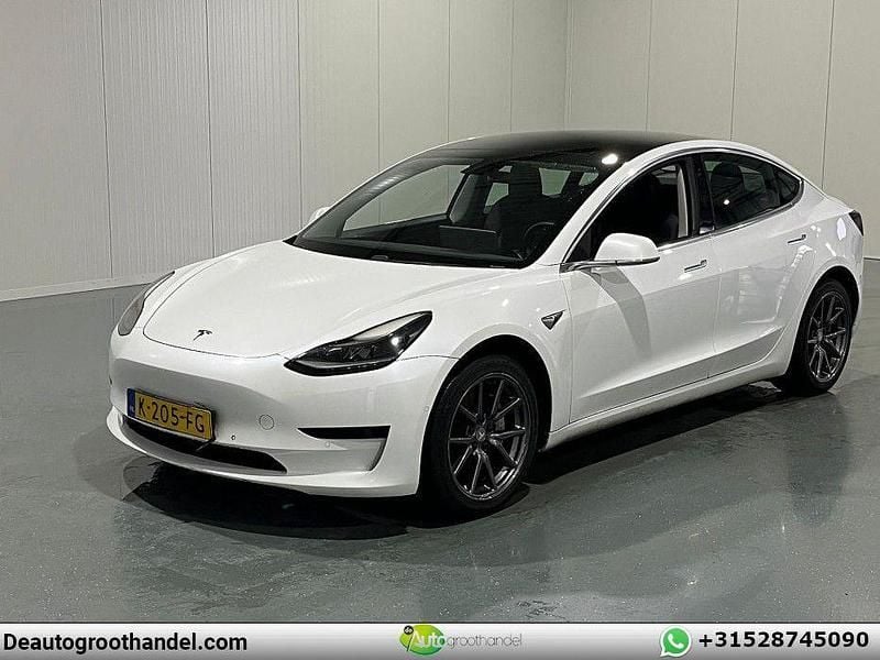 Gebraucht Tesla Model 3 Standard Range 175 kW (238 PS) 2020 Weiß Limousine