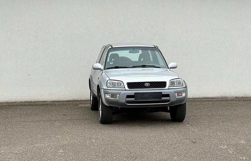 Gebraucht Toyota RAV4 128 PS (94 kW) 1998 Silber SUV
