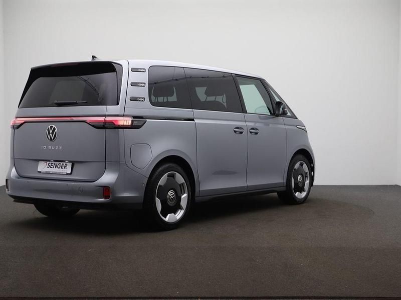 Gebraucht VW ID. Buzz Pro 150 kW (204 PS) 2024 Silber Van / Kleinbus