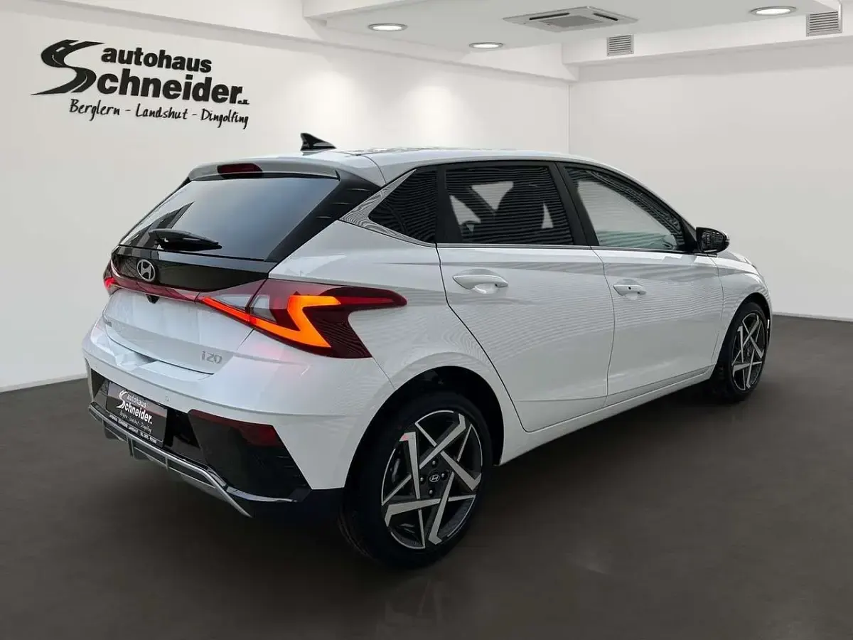 Gebraucht Hyundai i20 Prime 101 PS (74 kW) 2024 Atlas white Kleinwagen