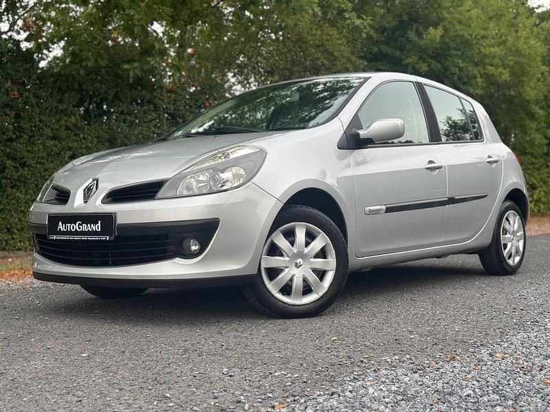 Silber Gebraucht 2007 Renault Clio II Rip Curl Limousine | 2.399 € (Fairer Preis) - Bild 1/4