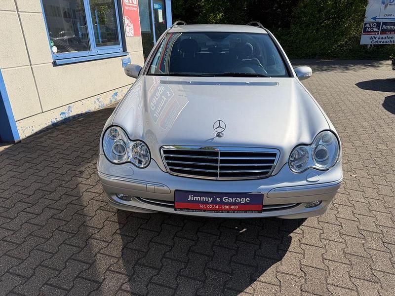 Gebraucht Mercedes C180 143 PS (105 kW) 2003 Silber Kombi