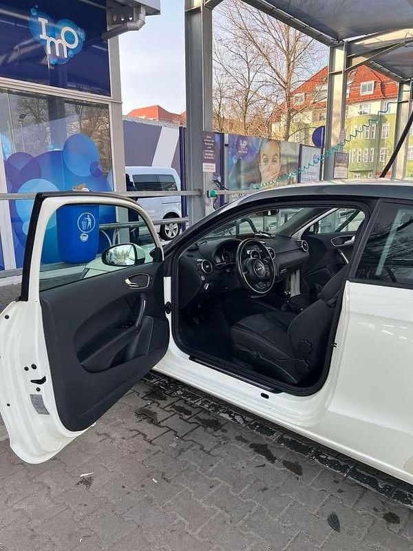 Gebraucht Audi A1 166 PS (122 kW) 2010 Weiß Kleinwagen