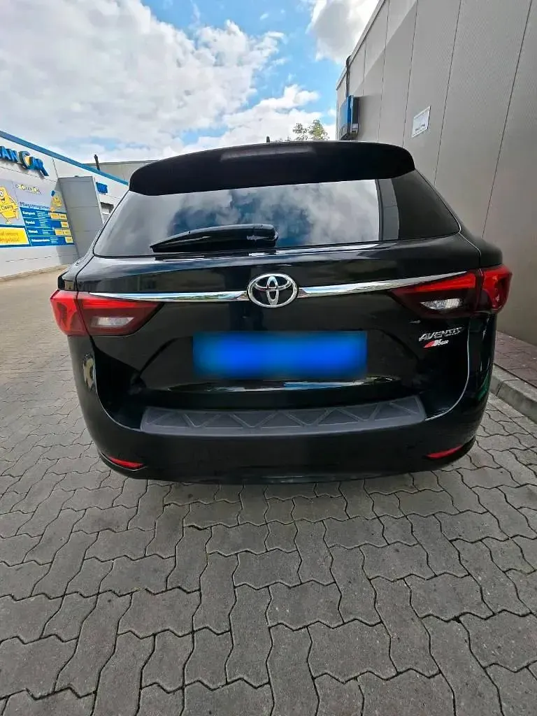 Gebraucht Toyota Avensis 147 PS (108 kW) 2017 Schwarz Kombi