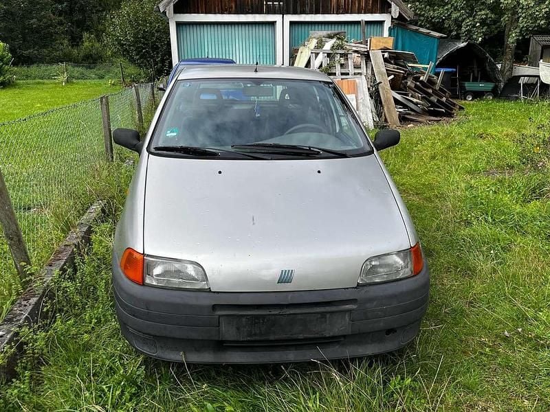Silber Gebraucht 1997 Fiat Punto S Kleinwagen | 800 € (Fairer Preis) - Bild 1/4