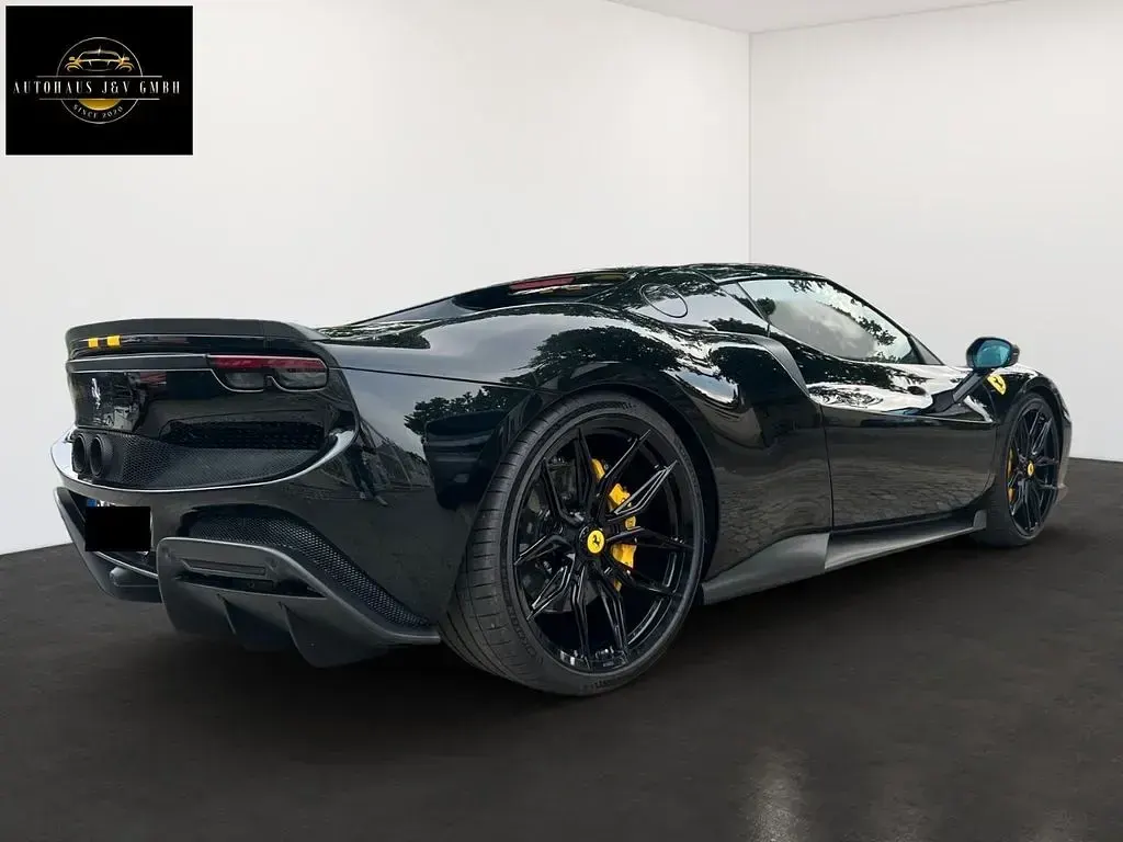 Gebraucht Ferrari 296 829 PS (609 kW) 2023 Nero ds 1250 Coupé