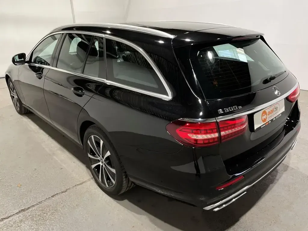 Gebraucht Mercedes E300 Avantgarde 320 PS (235 kW) 2022 Schwarz Kombi
