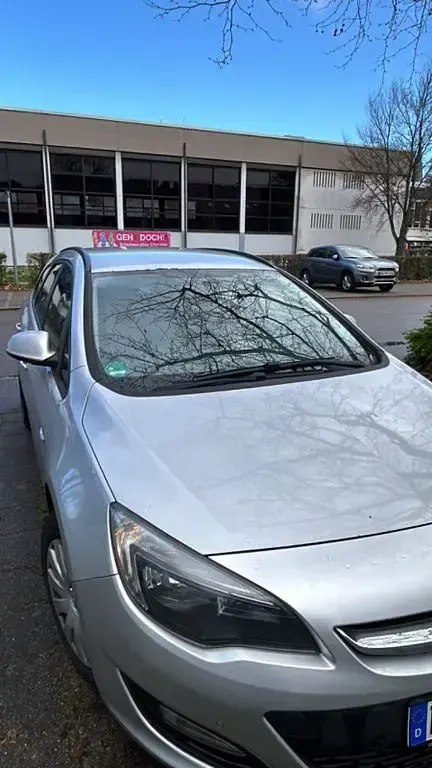 Gebraucht Opel Astra Active 110 PS (80 kW) 2013 Silber Limousine