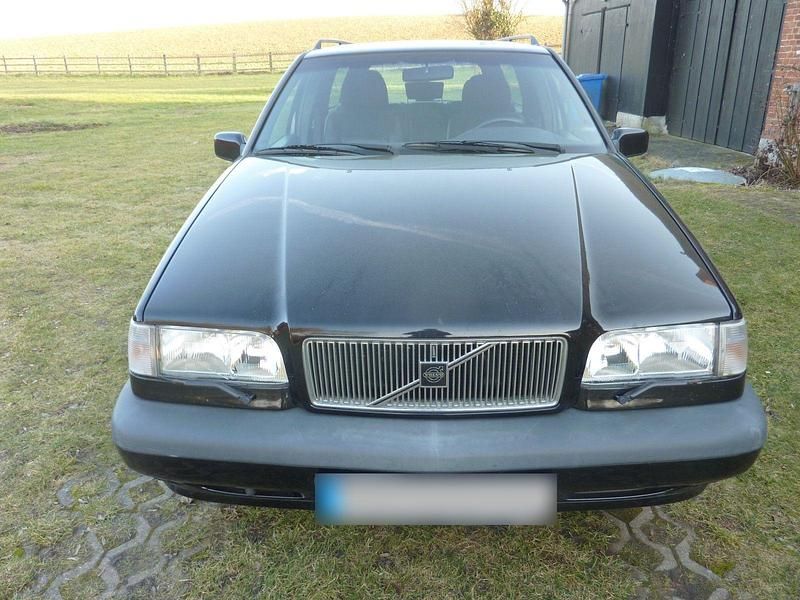 Second-hand Volvo 850 193 CP (141 kW) 1996 Negru Break