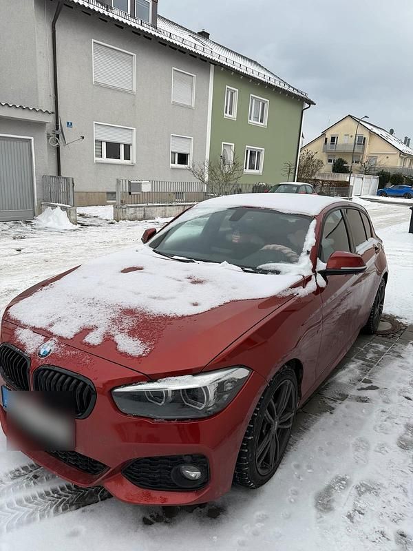 Orange Gebraucht 2019 BMW 118 Shadowline Kleinwagen | 15.599 € (Superpreis) - Bild 1/4