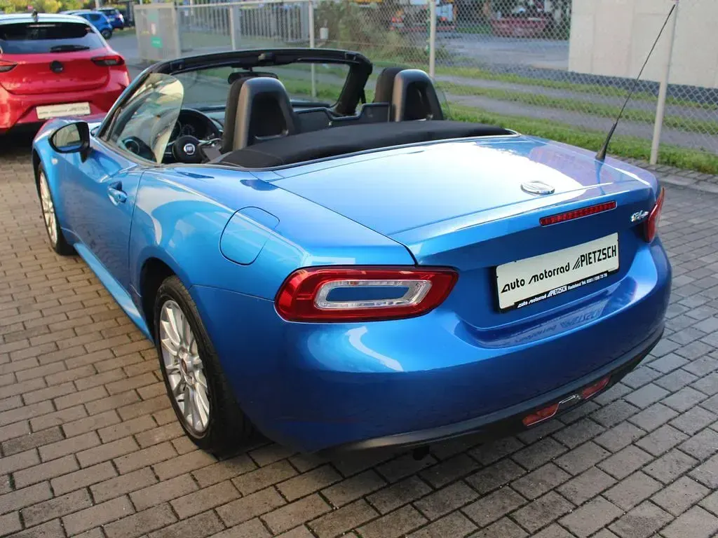 Gebraucht Fiat 124 Spider 140 PS (102 kW) 2018 Blau Cabrio