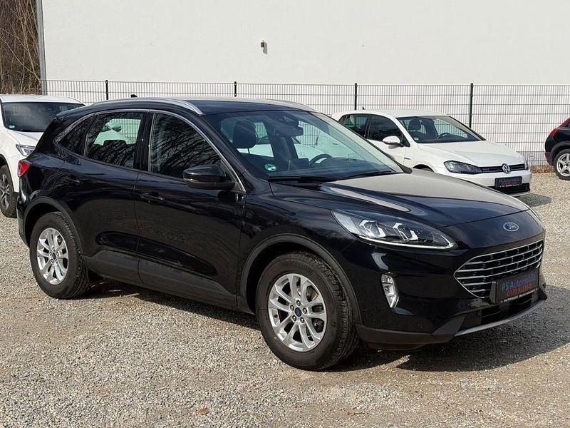 Gebraucht Ford Kuga Titanium 120 PS (88 kW) 2020 Schwarz SUV