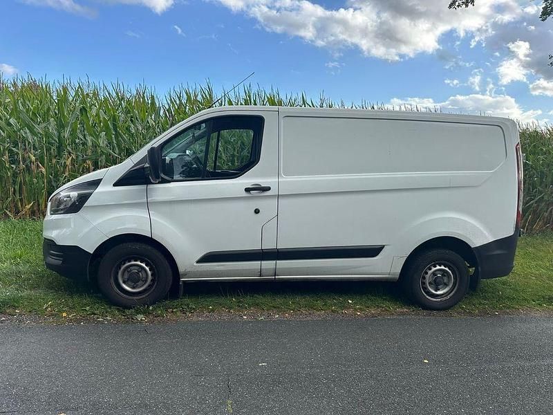 Gebraucht Ford Transit Custom 105 PS (77 kW) 2018 Weiß Van / Kleinbus