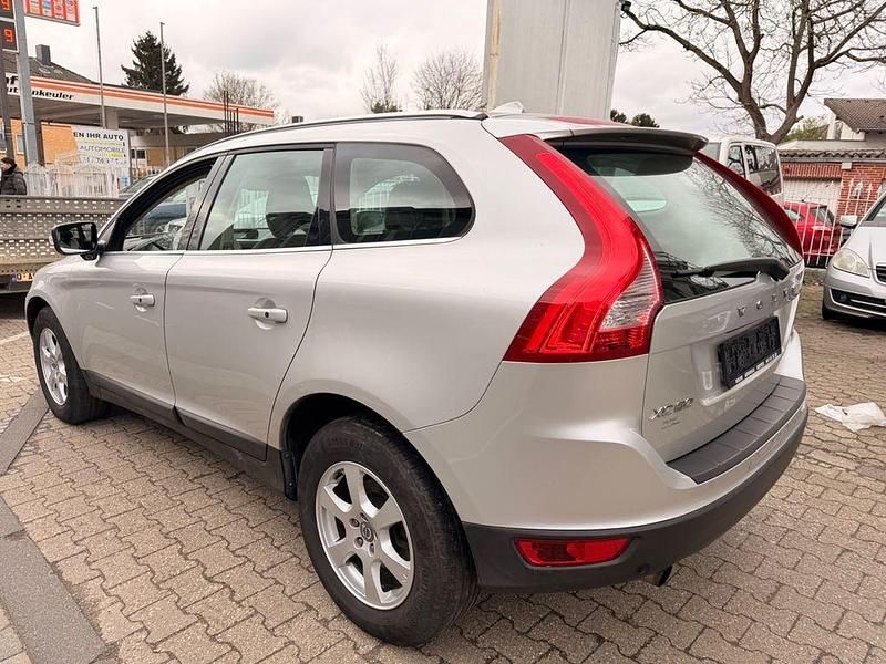 Gebraucht Volvo XC60 Summum 163 PS (119 kW) 2010 Silber SUV