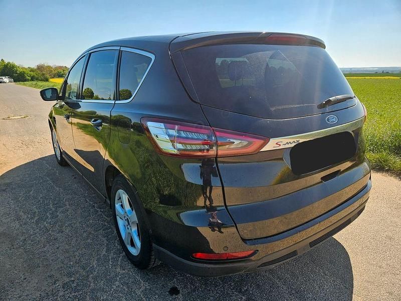 Używany Ford S-MAX Titanium 150 KM (110 kW) 2017 Czarny Minivan