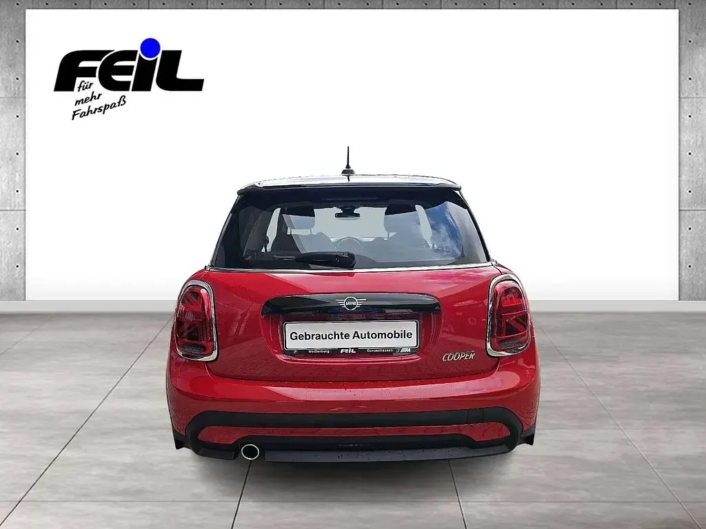 Gebraucht Mini Cooper 136 PS (100 kW) 2023 Chili red Kleinwagen
