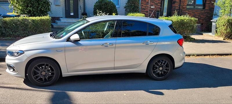 Usata Fiat Tipo Lounge 88 CV (64 kW) 2016 Argento Berlina