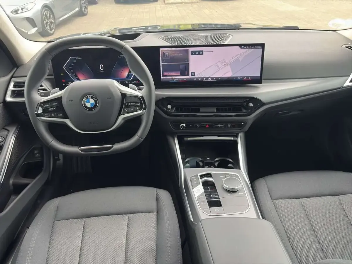 Gebraucht BMW 320 190 PS (139 kW) 2025 Schwarz Limousine
