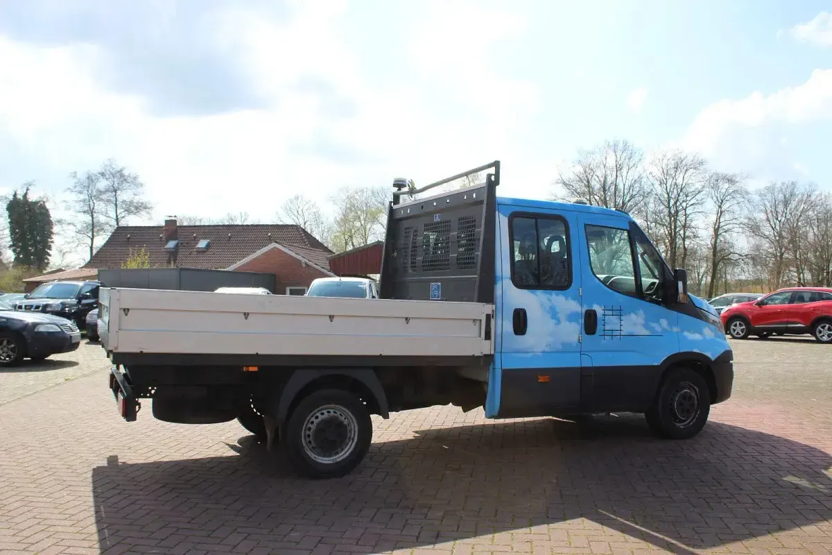 Gebraucht Iveco Daily 136 PS (100 kW) 2017 Weiß Limousine