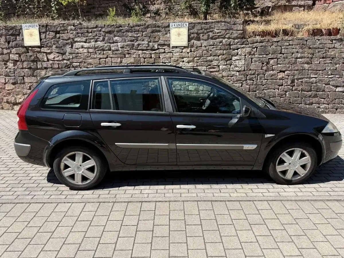 Gebraucht Renault Mégane GrandTour Dynamique 113 PS (83 kW) 2005 Schwarz Kombi