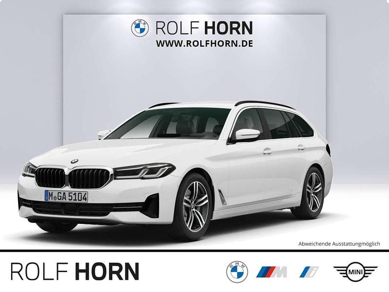 Alpinweiß uni Gebraucht 2022 BMW 520 Kombi | 34.340 € (Fairer Preis) - Bild 1/4