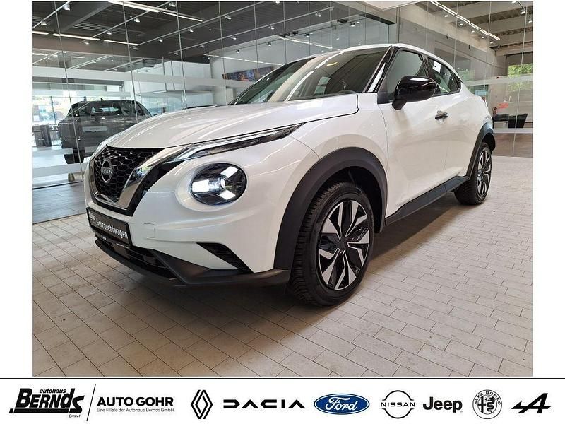 Pearl white perleffekt (qbeg) Gebraucht 2024 Nissan Juke Acenta SUV | 19.280 € (Fairer Preis) - Bild 1/4