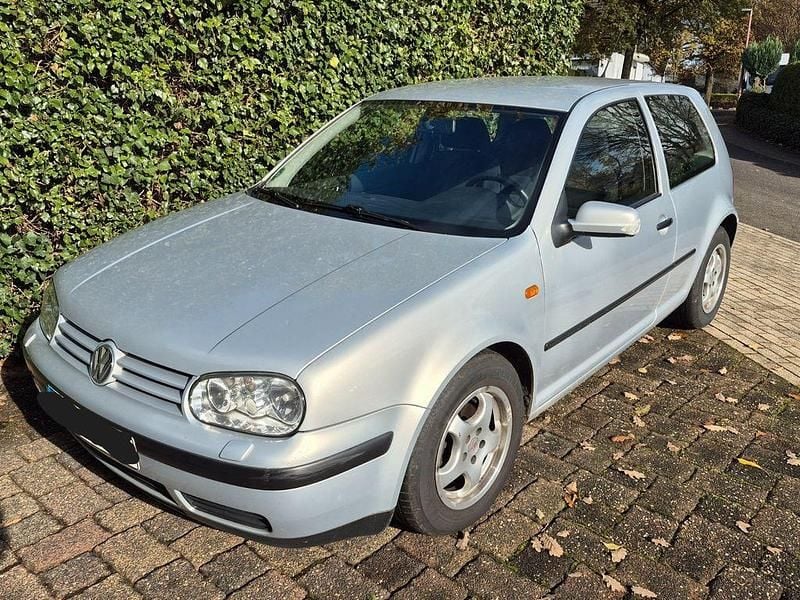 Silber Gebraucht 1998 VW Golf IV Comfortline Limousine | 2.800 € (Etwas zu teuer) - Bild 1/4