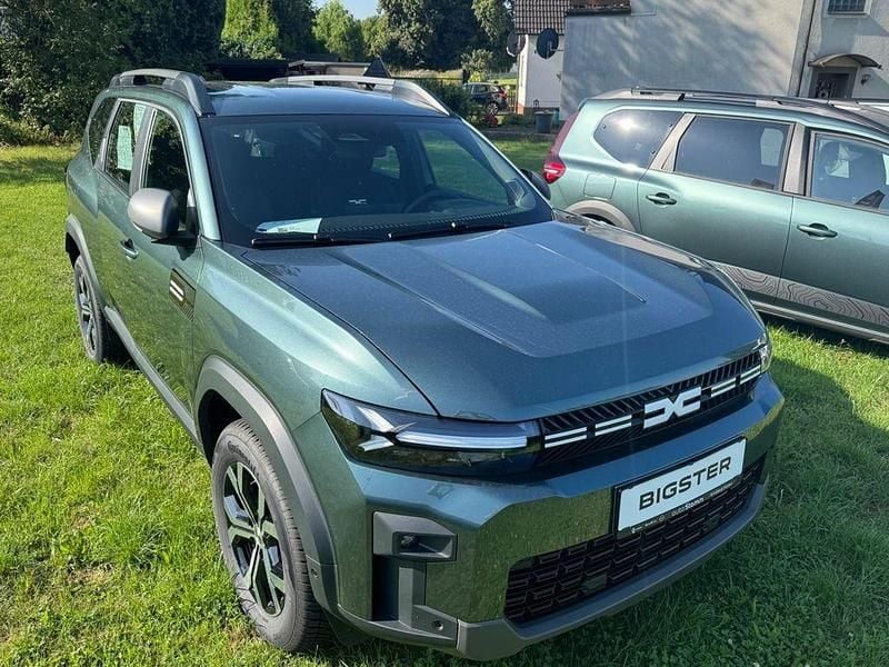 Neu Dacia Bigster Expression 131 PS (96 kW) 2025 Grün SUV