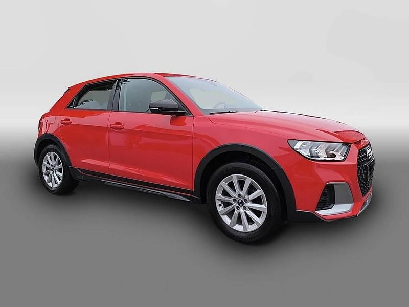 Gebraucht Audi A1 110 PS (80 kW) 2021 Rot Limousine