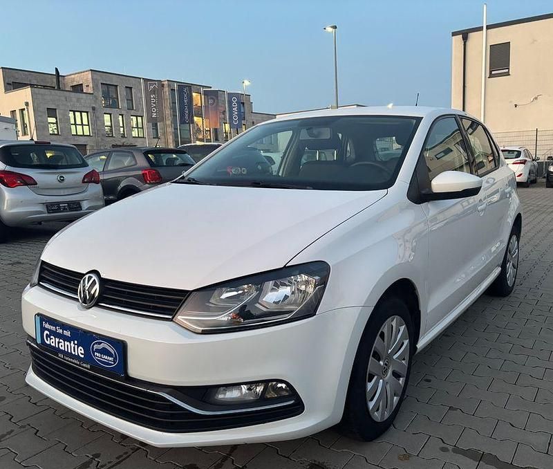 Weiß Gebraucht 2014 VW Polo Comfortline Limousine | 6.900 € (Guter Preis) - Bild 1/4