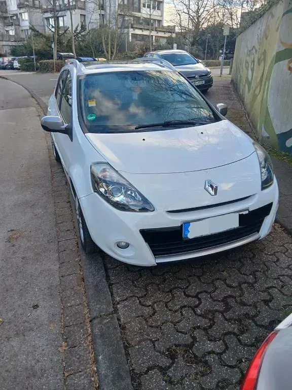 Gebraucht Renault Clio II Luxe 111 PS (81 kW) 2011 Weiß Limousine