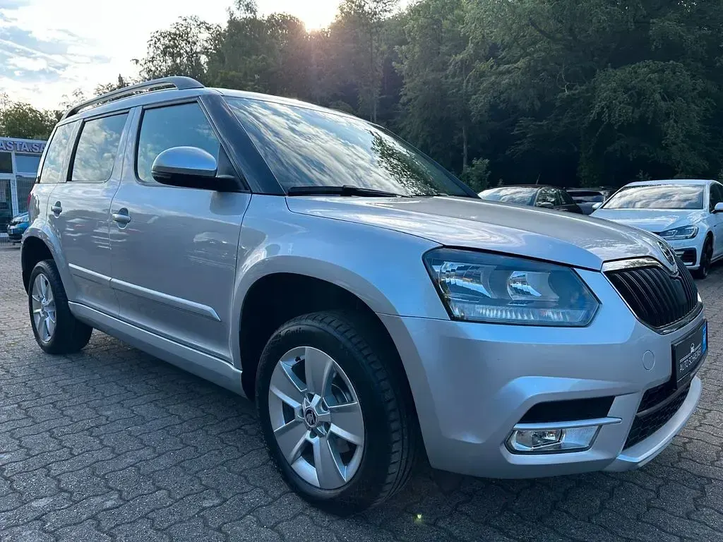 Gebraucht Skoda Yeti Ambition 105 PS (77 kW) 2014 Silber SUV