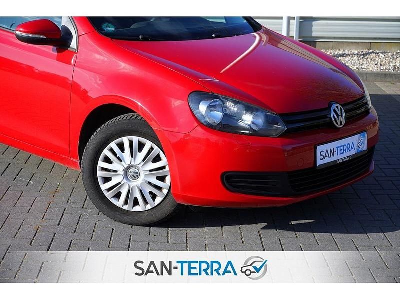 Gebraucht VW Golf VI Trendline 80 PS (58 kW) 2011 Rot Kleinwagen