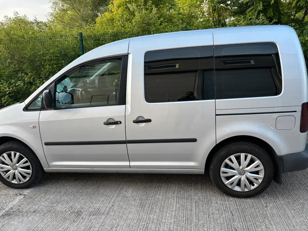 Gebraucht VW Caddy 140 PS (102 kW) 2010 Silber Van / Kleinbus