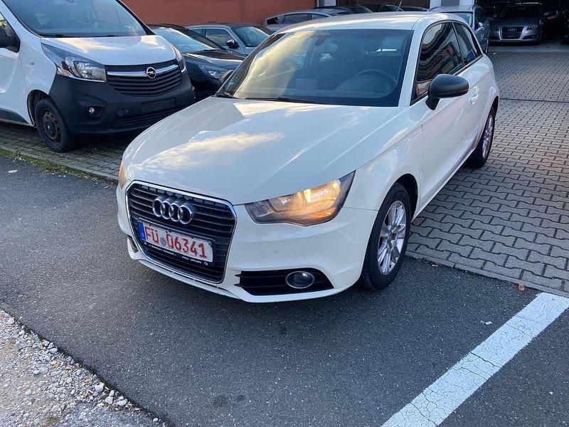 Weiß Gebraucht 2011 Audi A1 Attraction Kleinwagen | 4.250 € (Fairer Preis) - Bild 1/4