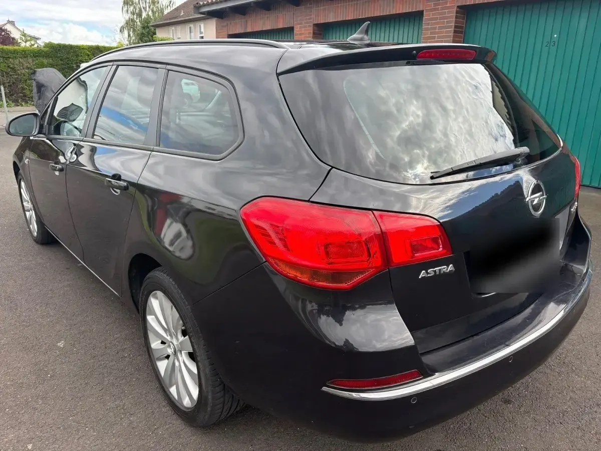 Gebraucht Opel Astra 140 PS (102 kW) 2015 Schwarz Kombi