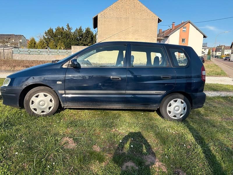Gebraucht Mitsubishi Space Star 98 PS (72 kW) 2002 Blau Van / Kleinbus