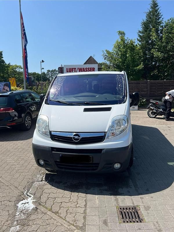 Gebraucht Opel Vivaro 105 PS (77 kW) 2011 Van / Kleinbus