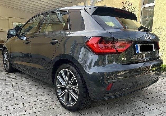 Gebraucht Audi A1 Sportback Advanced 116 PS (85 kW) 2019 Grau Kleinwagen