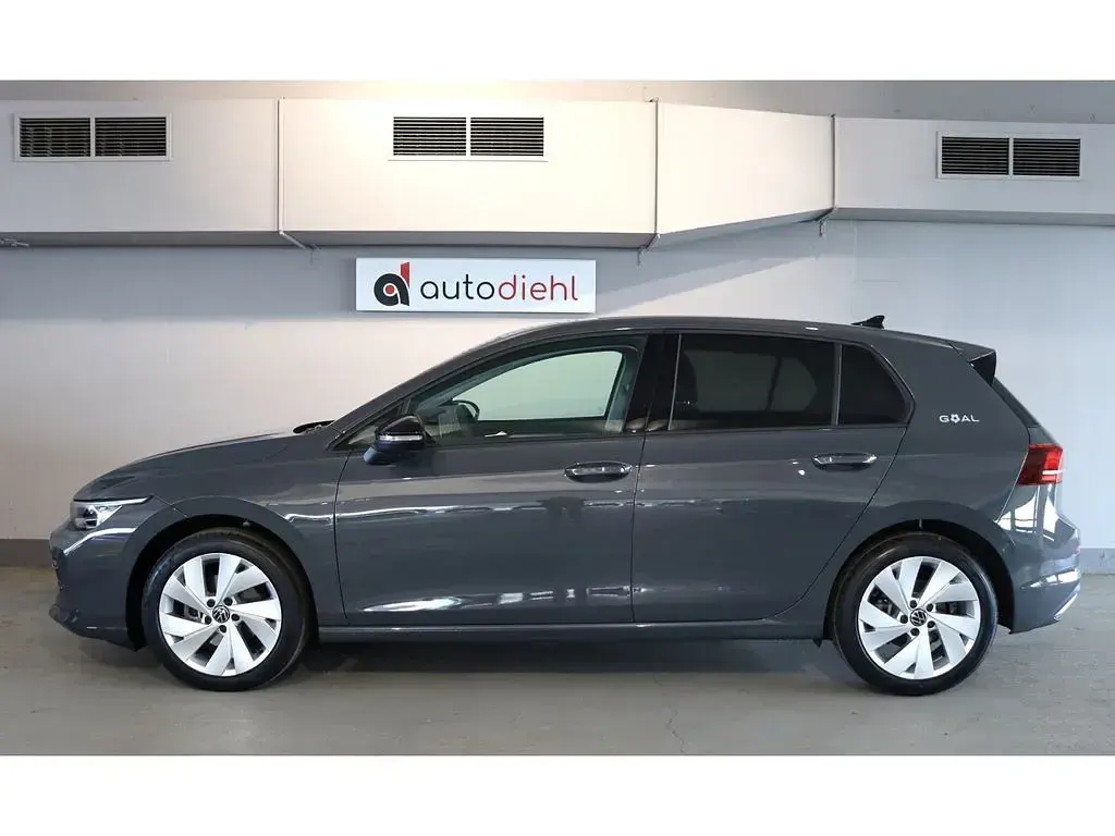 Gebraucht VW Golf VIII Goal 150 PS (110 kW) 2025 Grau Limousine