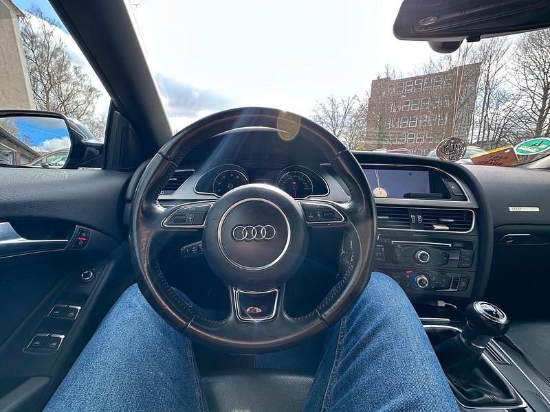 Gebraucht Audi A5 Cabriolet 179 PS (131 kW) 2012 Schwarz Cabrio