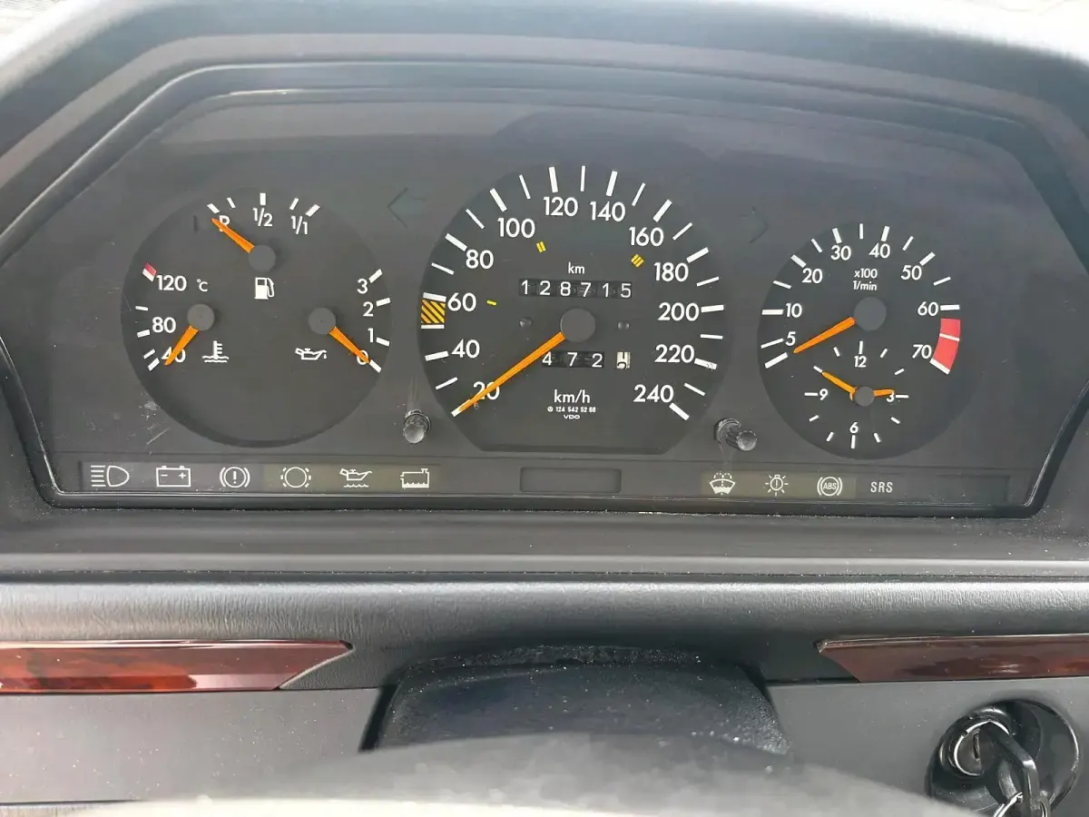 Gebraucht Mercedes E300 Sportline 179 PS (131 kW) 1992 Schwarz Coupé