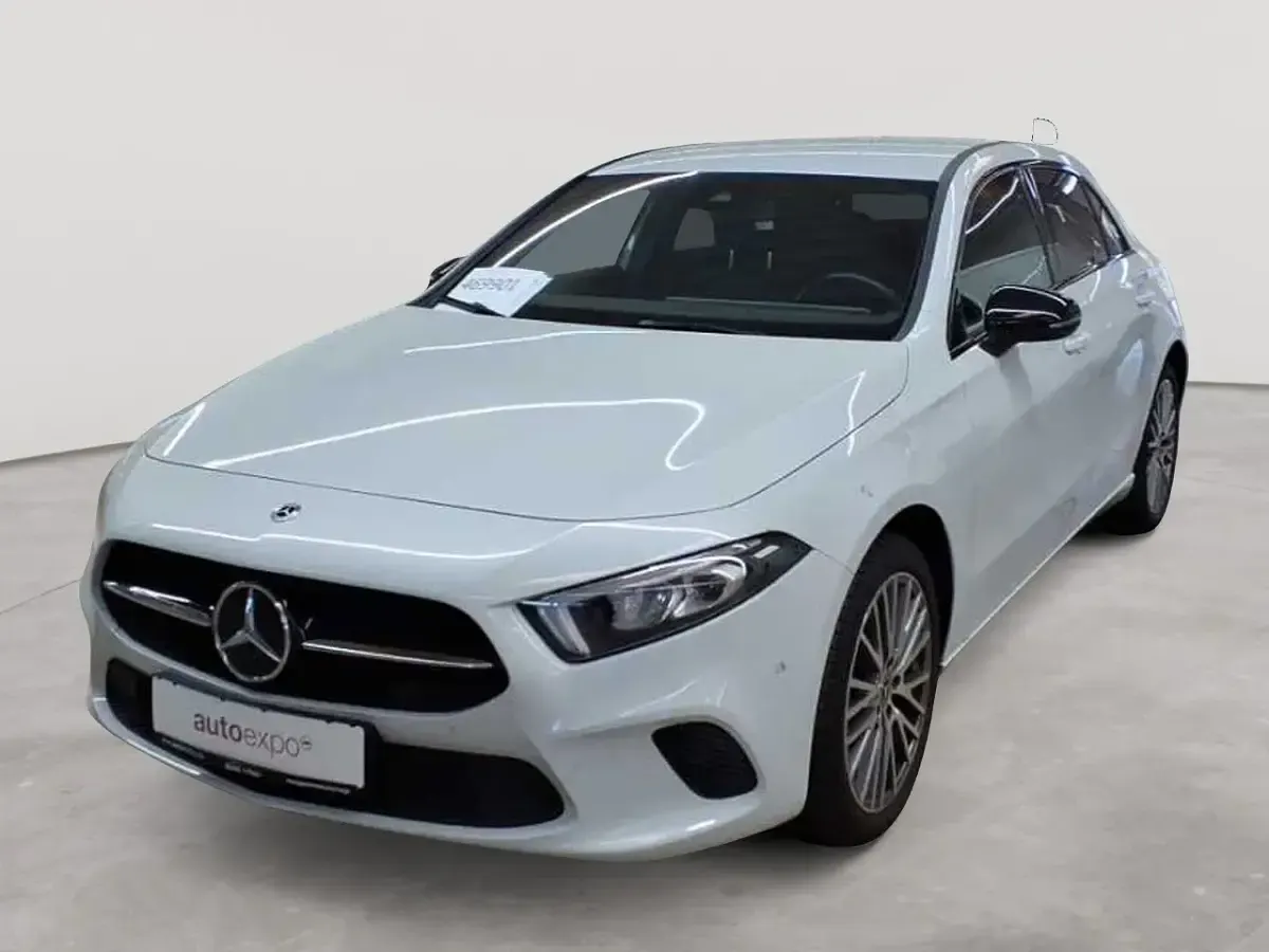 Gebraucht Mercedes A250 Advanced 160 PS (117 kW) 2022 Digitalweiß metallic Limousine