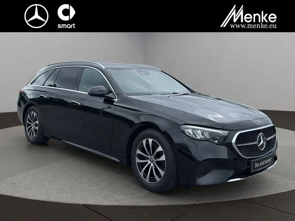 Gebraucht Mercedes E220 Avantgarde 197 PS (144 kW) 2025 Metalliclack obsidianschwarz Kombi
