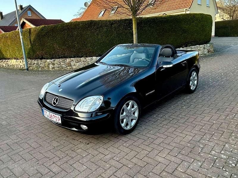 Second-hand Mercedes SLK200 163 CP (119 kW) 2004 Negru Cabrio