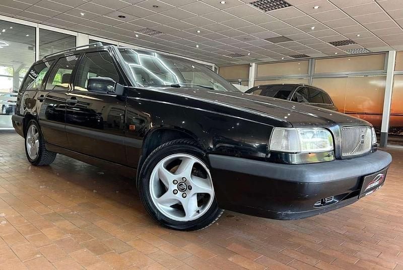 Second-hand Volvo 850 170 CP (125 kW) 1996 Negru Break