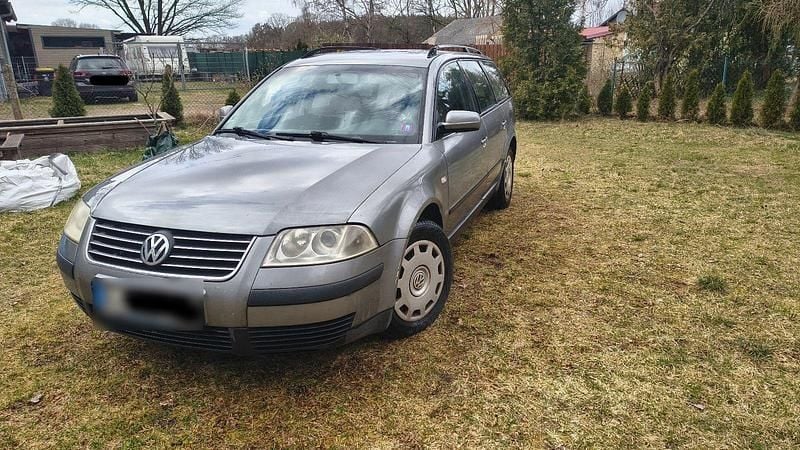 Gebraucht VW Passat Basis 102 PS (75 kW) 2001 Grau Kombi