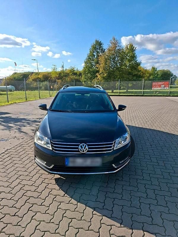 Schwarz Gebraucht 2012 VW Passat Comfortline Kombi | 7.500 € (Fairer Preis) - Bild 1/4